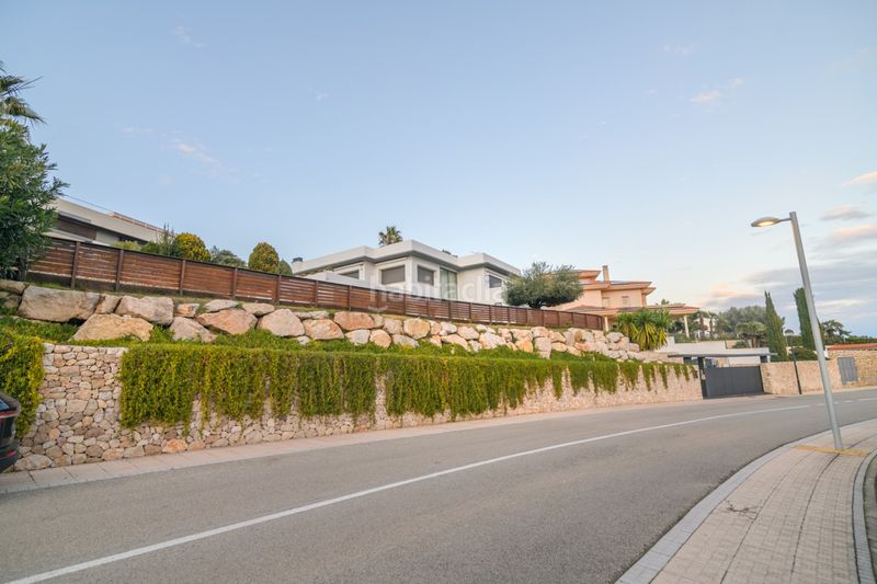 Foto 4acf7edb-ea90-46e0-bf39-f44c4728119f. Casa amb aparcament piscina a Can Girona - Terramar - Vinyet Sitges