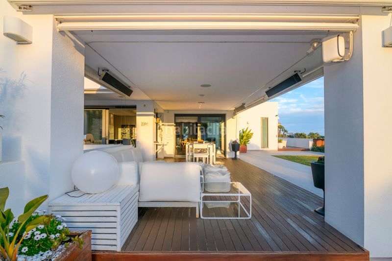 Foto 7328bd3f-fbbc-4c56-85bf-410c0daa0340. Casa amb aparcament piscina a Can Girona - Terramar - Vinyet Sitges