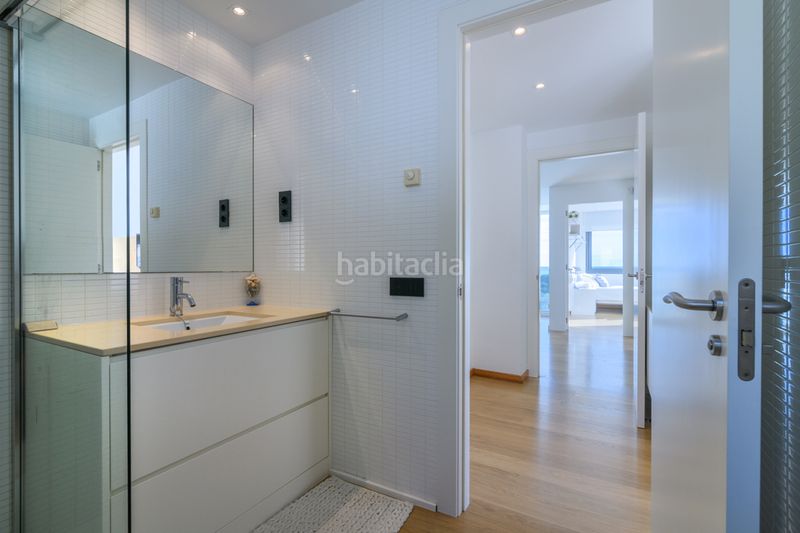 Foto 8de7e286-8262-49d8-ac21-a60c9538056a. Casa amb aparcament piscina a Can Girona - Terramar - Vinyet Sitges