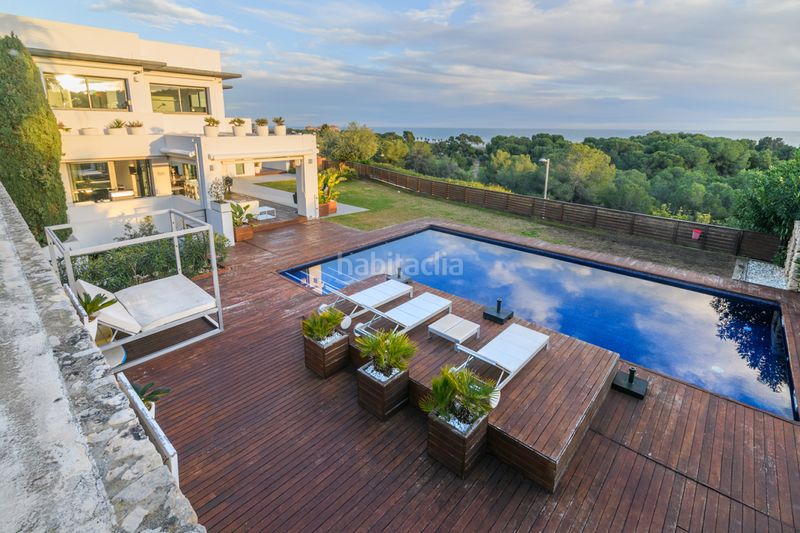 Foto ed54f5ee-3bf5-4cc8-9270-6a101c5c3f2b. Casa amb aparcament piscina a Can Girona - Terramar - Vinyet Sitges