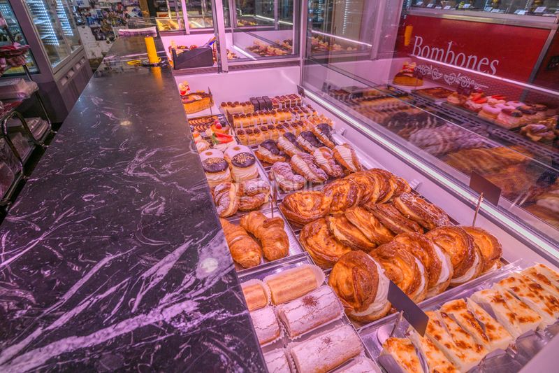 Foto 98b0ff17-f754-41f1-8540-2771c54faffa. Local comercial a La Roureda Viladecans