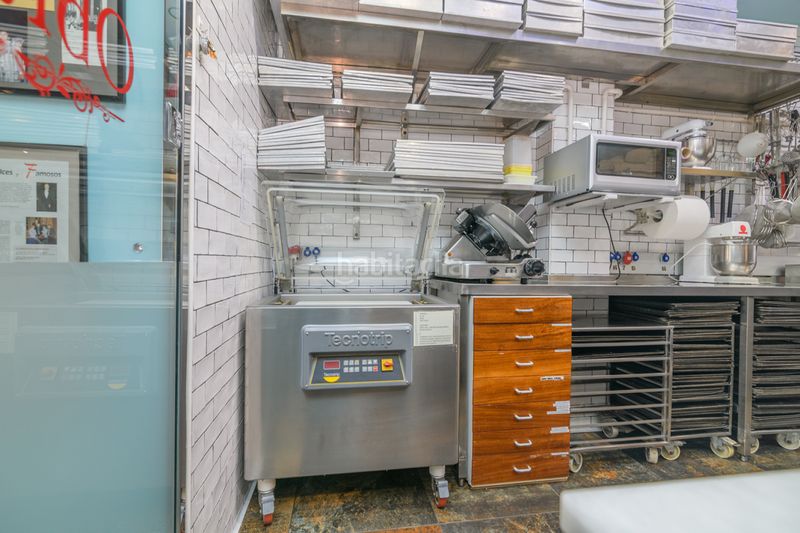 Foto aee5af05-0cc4-46d3-9624-3aac012a9848. Local comercial a La Roureda Viladecans