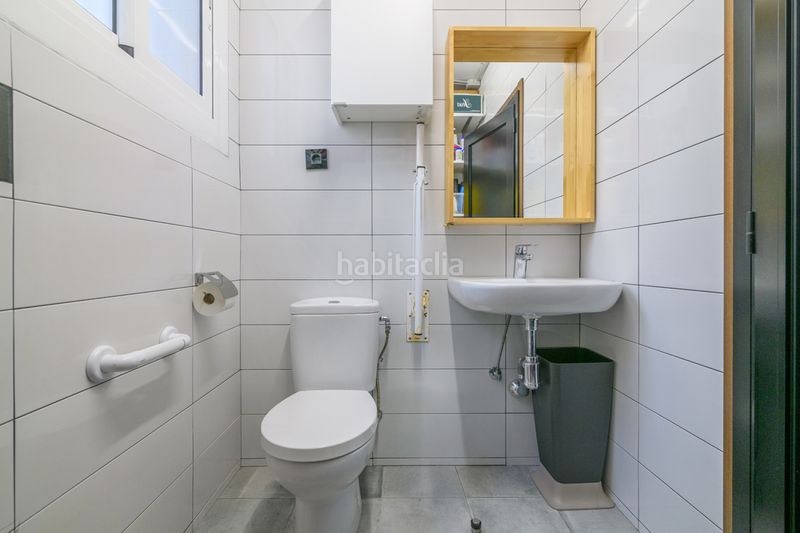 Foto f8a424a6-3698-4af6-9505-c962635fc40d. Local comercial a La Roureda Viladecans