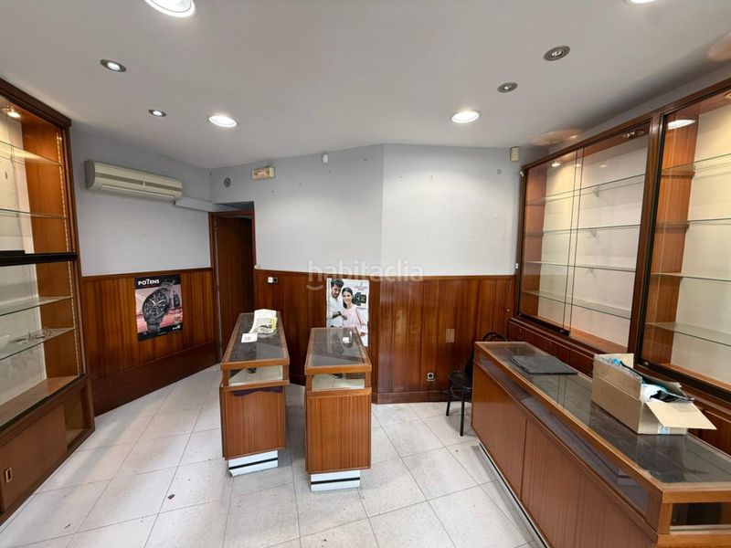 Foto 7c7f0bbb-7796-4abc-889d-4fc402eaaa9d. Local comercial a Passeig Maragall Gavà