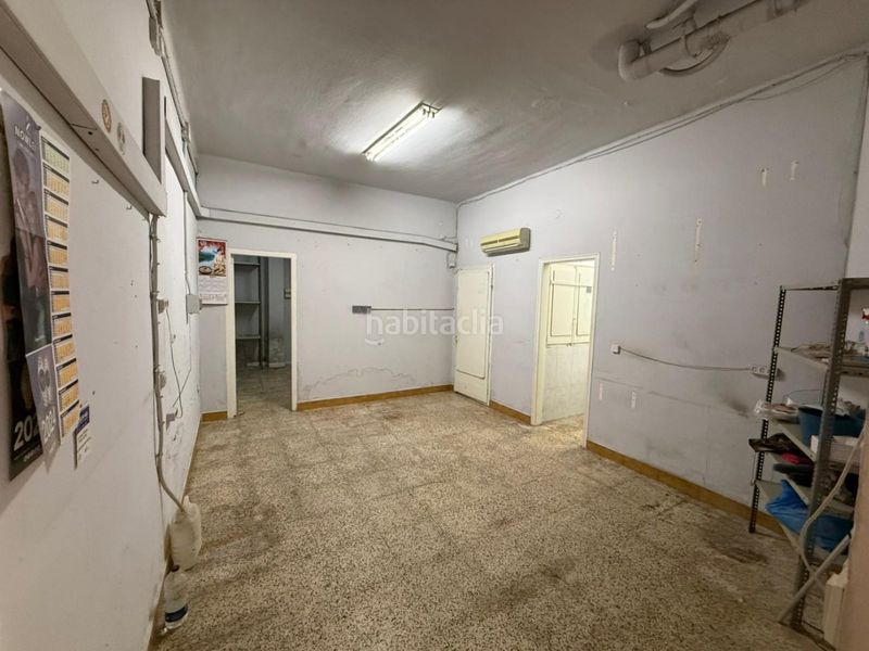 Foto e7eb3da2-9eb4-4ad5-a3da-d4e4ab7ea269. Local comercial a Passeig Maragall Gavà