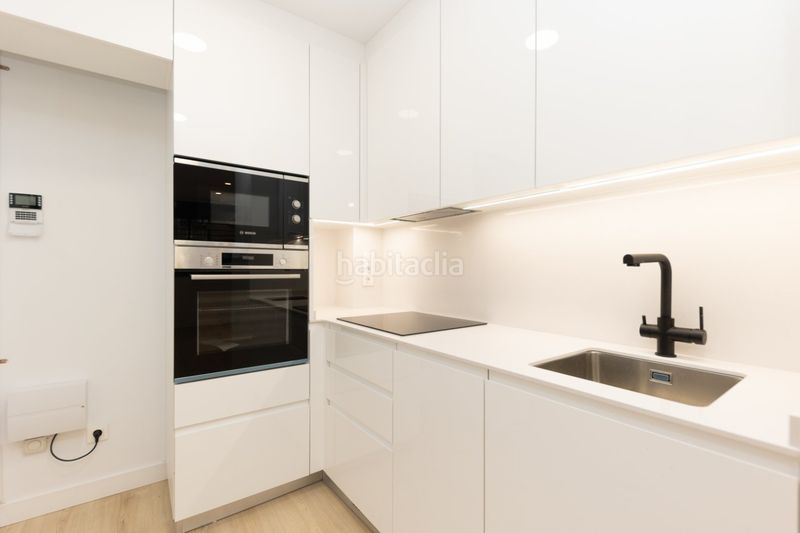 Foto 4a3cdb46-2a61-43ce-bdde-2f4026226e6b. Pis a Passeig Maragall Gavà