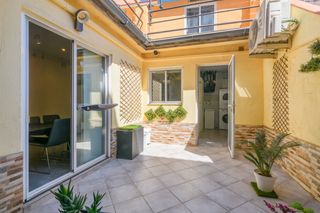 Piso  Viladecans - calle nou. Vivienda amplia con terraza a nivel