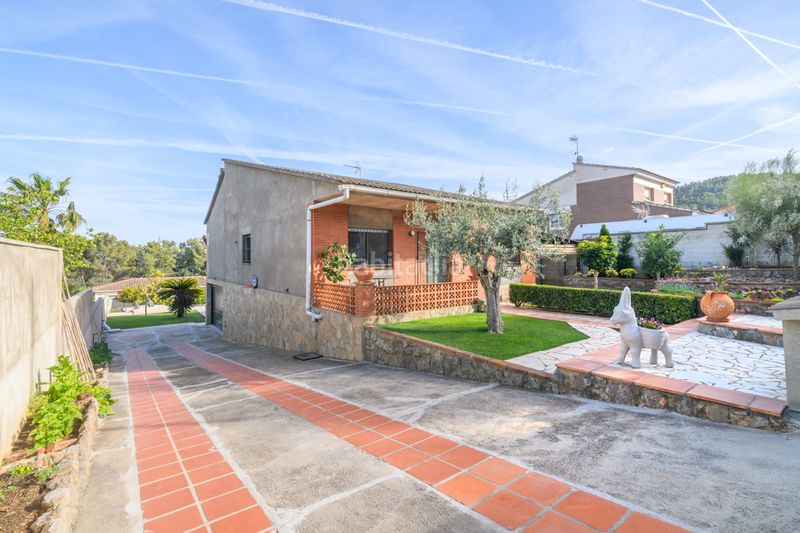 Foto 0e5732cd-491a-4138-8fc2-aab9581251e6. Casa amb aparcament piscina a La Sentiu Gavà