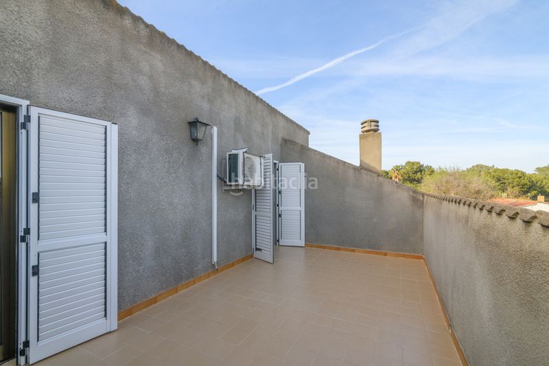 Foto 7d35237d-dee0-43de-ab9c-42e67bae98a2. Casa amb aparcament piscina a La Sentiu Gavà