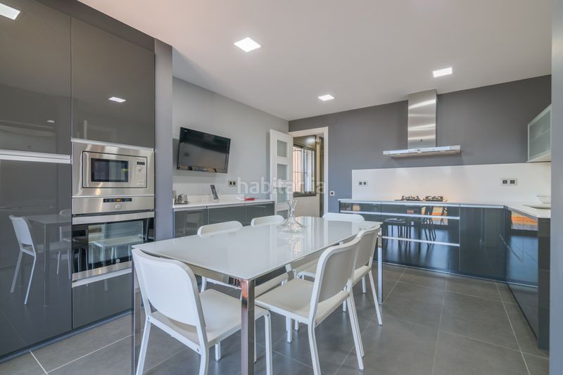 Foto a7406166-1bad-4ff2-a39b-08a87300454c. Casa amb aparcament piscina a La Sentiu Gavà