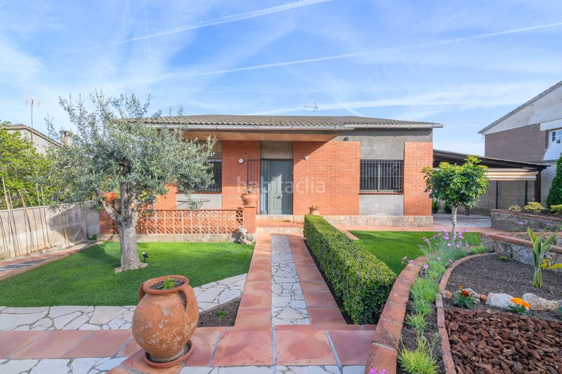 Foto c442df2a-0b4f-4e38-bfac-2b497dc07747. Casa amb aparcament piscina a La Sentiu Gavà