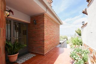 Casa  Sant andreu de la barca - muntanya. Casa a 4 vientos con vistas, piscina y gran parcela en la coloni