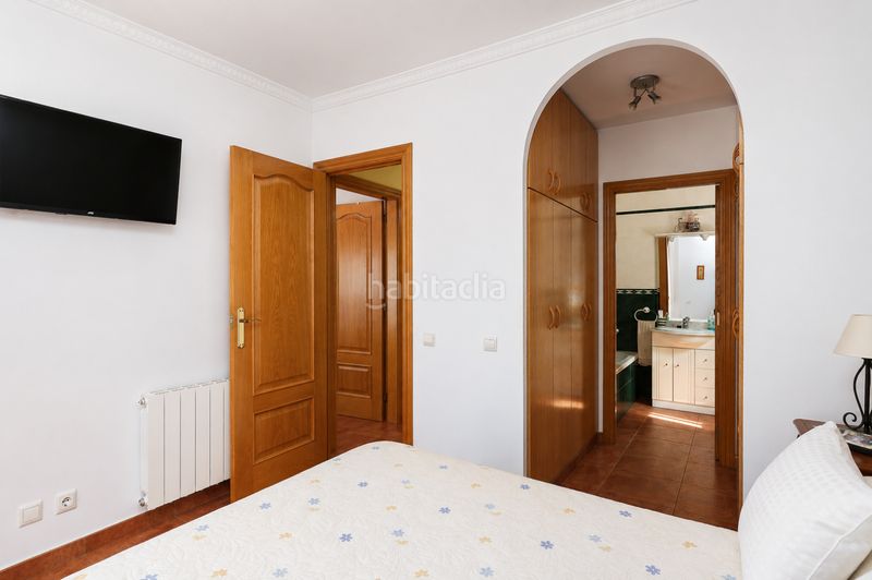 Foto b95a2510-c713-4bc4-b219-cf2dab97160b. Casa amb calefacció aparcament piscina a Sant Andreu de la Barca
