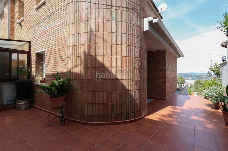 Foto f80dea8d-f77a-4491-9a00-6bde0a59c58e. Casa amb calefacció aparcament piscina a Sant Andreu de la Barca