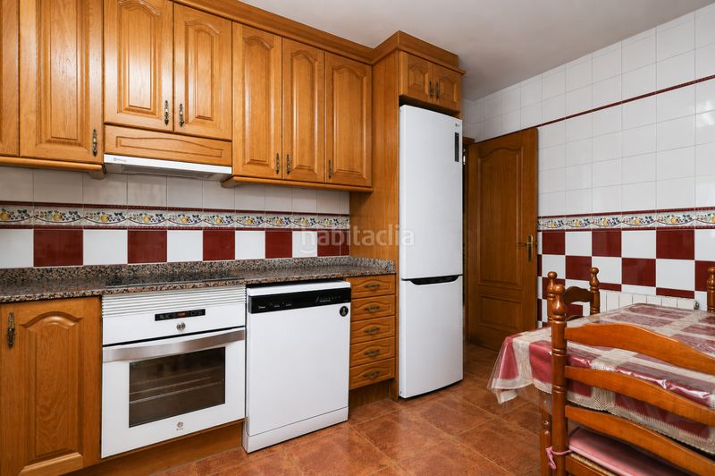 Foto fb9a0884-1c00-4671-a731-8744b3369554. Casa amb calefacció aparcament piscina a Sant Andreu de la Barca