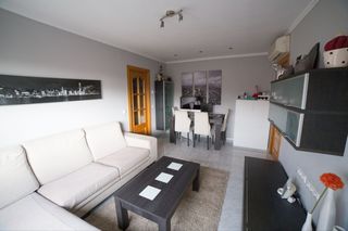 Appartement  Sant boi de llobregat - pz joan xxiii de. 3er piso sin ascensor de 71 m construidos, con 3 habitaciones y