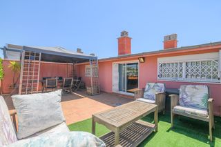 Penthouse  Sant boi de llobregat - cl jordi rubio i balaguer de. Ático dúplex de 4 habitaciones con terraza