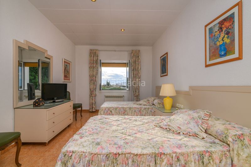 Foto 1b18a303-f782-4bc2-b824-c504cde98d90. Casa amb aparcament a Vilamarina Viladecans