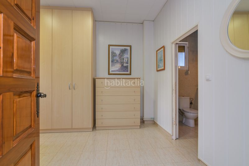Foto 1b93ae60-cb42-4240-80f7-b086f3bb89e9. Casa amb aparcament a Vilamarina Viladecans