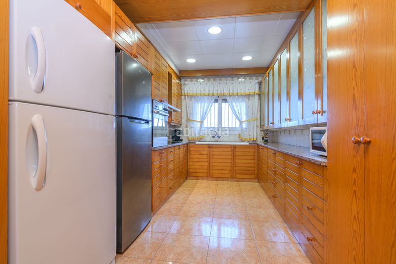 Foto 406a5a84-b3b2-47d8-b1b0-8d954be9e9c5. Casa amb aparcament a Vilamarina Viladecans