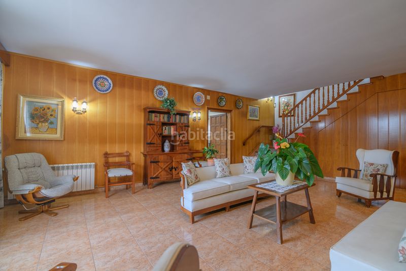 Foto 5d4cfcc6-deb2-47db-92f9-e6e8bb202d0c. Casa amb aparcament a Vilamarina Viladecans