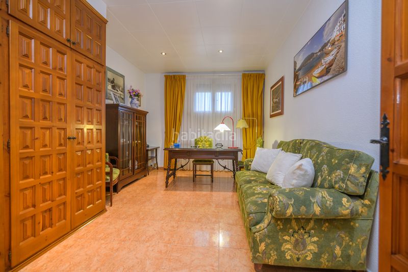 Foto cd0b3e95-23f1-425c-91e7-4a9662344d95. Casa amb aparcament a Vilamarina Viladecans