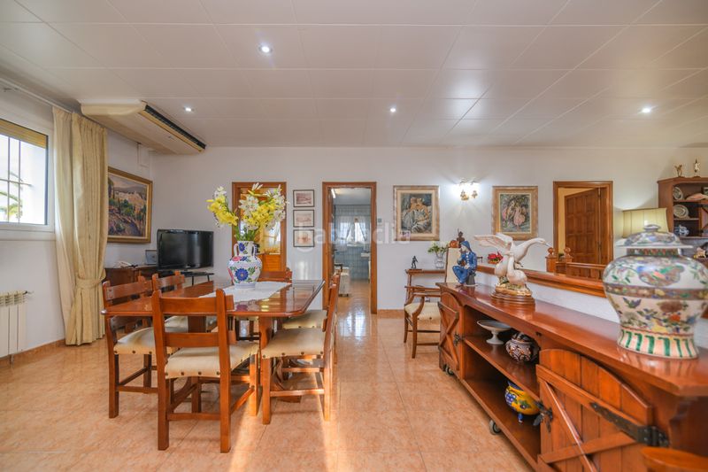 Foto d5d15d5e-7554-438b-8a94-02215b007976. Casa amb aparcament a Vilamarina Viladecans