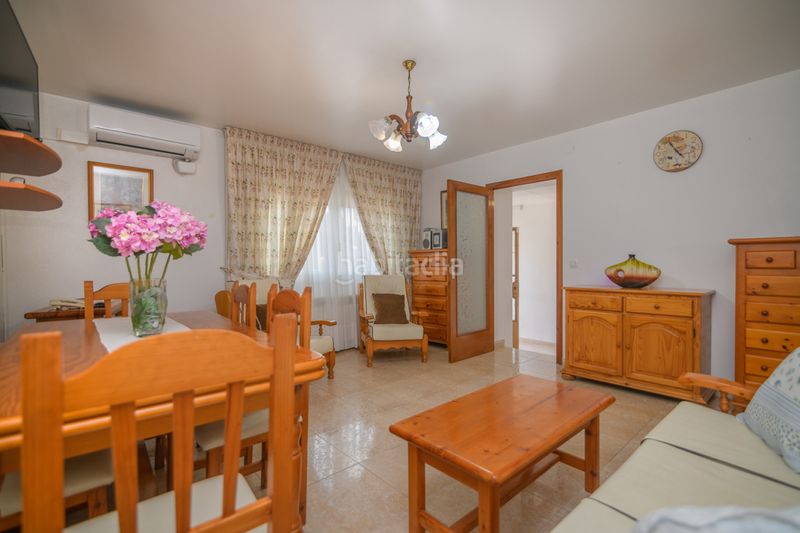 Foto d60e166d-086f-4867-b06d-5ac06239aa25. Casa amb aparcament a Vilamarina Viladecans