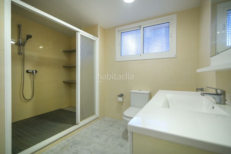 Foto e3c9c638-3530-4d8a-914b-062a007c1390. Casa amb aparcament a Vilamarina Viladecans