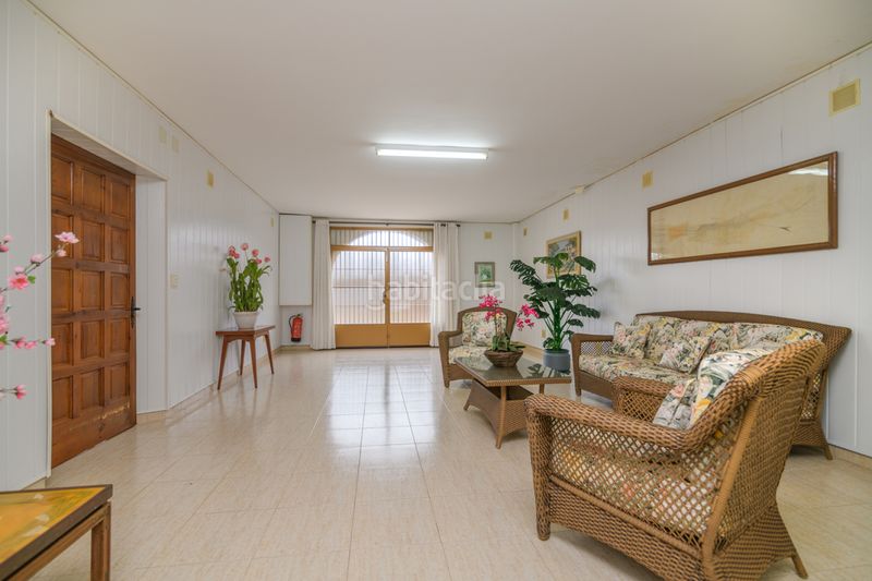 Foto e5295179-47c0-44ba-a0a7-6fff014460c0. Casa amb aparcament a Vilamarina Viladecans