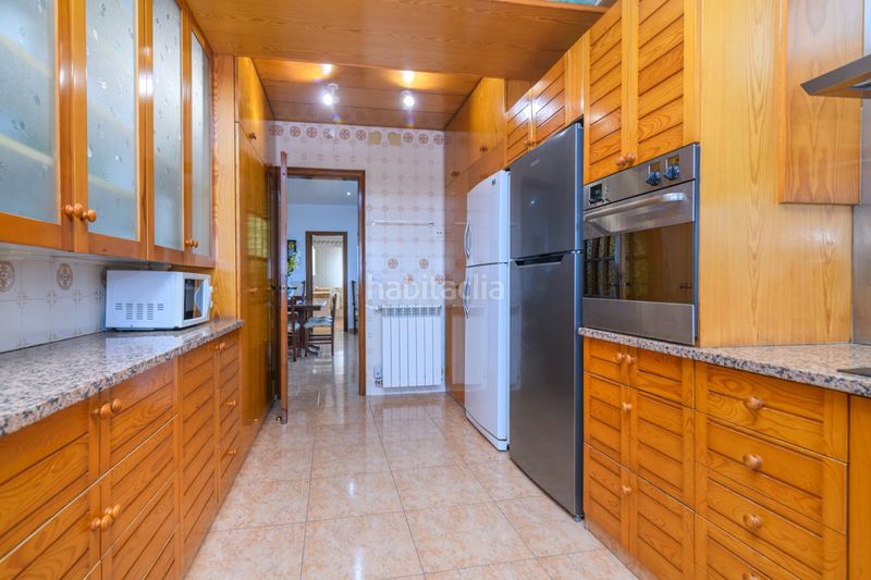 Foto f067bce7-0871-4a57-8494-cf30e301a280. Casa amb aparcament a Vilamarina Viladecans