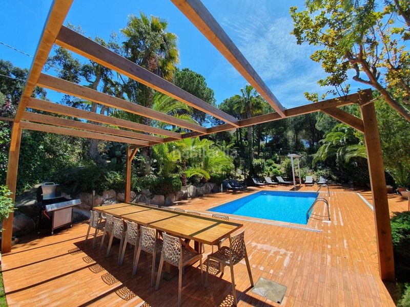 Foto b47fc219-8d03-4c67-8b23-0d09f1e876f2. Casa amb calefacció aparcament piscina a Montgoda Lloret de Mar