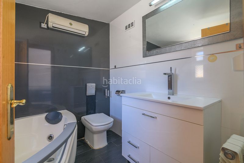 Foto 3589971c-6817-44c0-93b0-68f402e226a4. Casa amb calefacció aparcament piscina a Bellamar Castelldefels