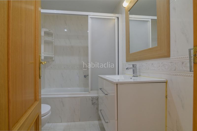 Foto 4ed1f519-3e95-41f6-8aef-9960a028d271. Casa amb calefacció aparcament piscina a Bellamar Castelldefels