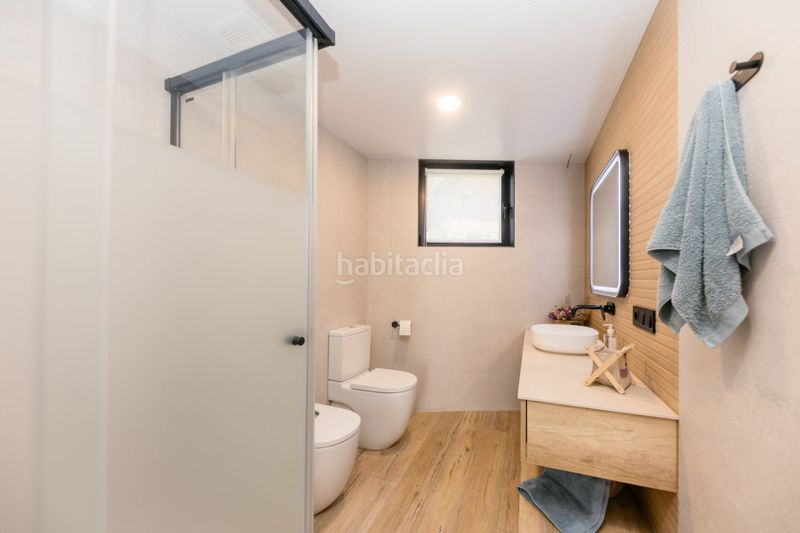 Foto 0348336f-3225-4f5f-afb4-98812fc27e3c. Casa amb calefacció aparcament piscina a Torrent Ballester Viladecans