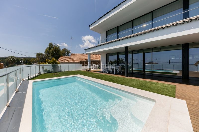 Foto c1a9c139-8a61-4133-b347-7bcfe47ad92a. Casa amb calefacció aparcament piscina a Torrent Ballester Viladecans
