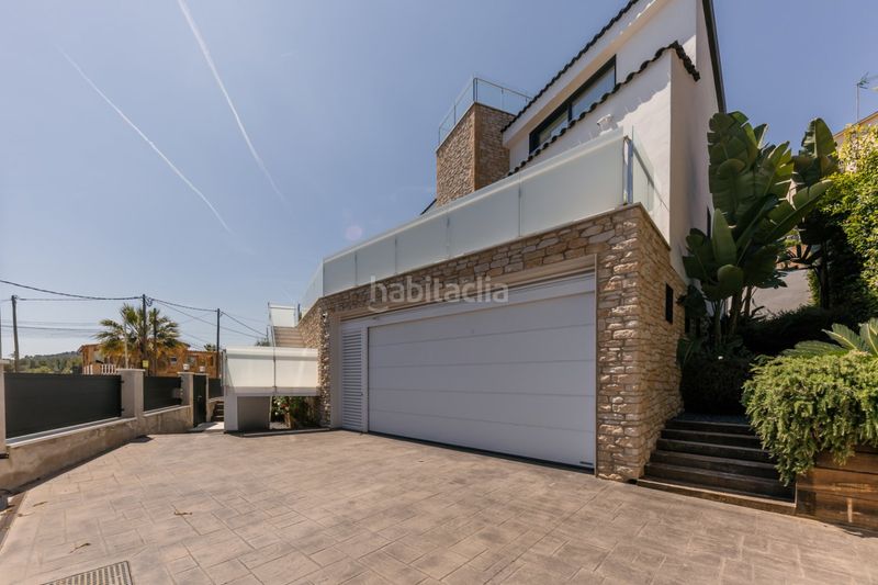 Foto d080f383-2634-4d1f-8cba-d74419538464. Casa amb calefacció aparcament piscina a Torrent Ballester Viladecans