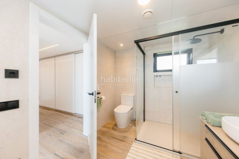 Foto e2ac3857-b574-4266-b299-d904ec37caf8. Casa amb calefacció aparcament piscina a Torrent Ballester Viladecans