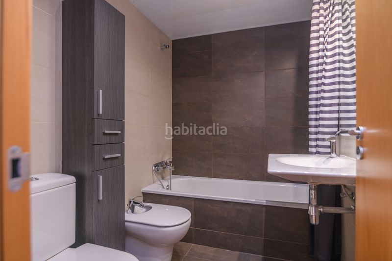 Foto abeda83f-bef3-4c5a-a6b3-c787f70d272a. Pis amb calefacció aparcament piscina a Vilamarina Viladecans