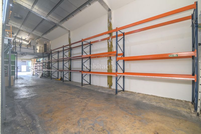 Foto c96edfba-cbb5-4fa9-84fb-305b4885d3b1. Fabrikhalle in Vilamarina Viladecans