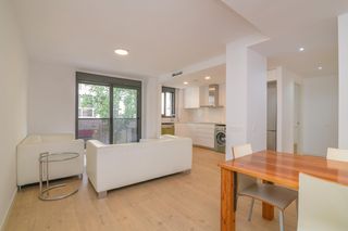 Pis  Sant boi de llobregat - cl tres d abril del. Piso luminoso con balcón en finca seminueva junto a plaza catalu