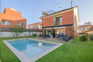 Casa  Viladecans - lliri. Espectacular vivienda independiente a cuatro vientos en albarros