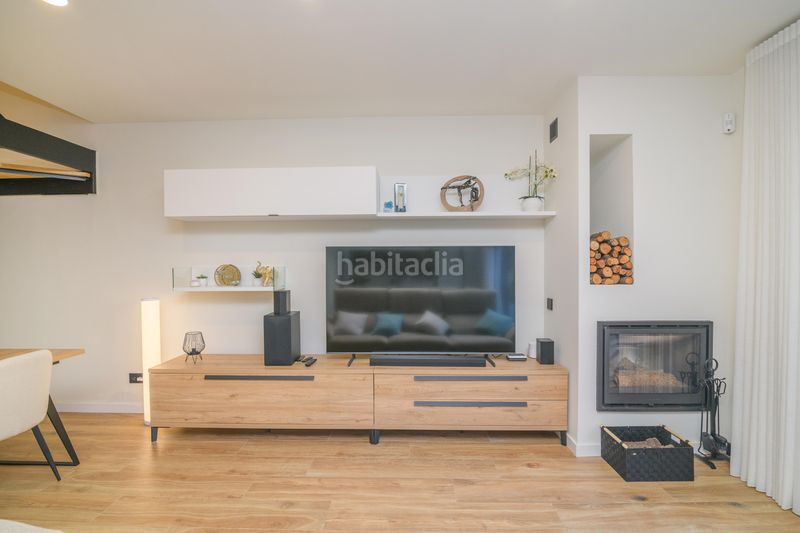 Foto aa3d0689-a9ab-4188-b82a-1fce6baa9978. Casa amb calefacció aparcament a Torrent Ballester Viladecans