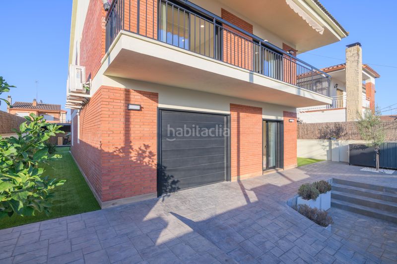 Foto cf8233c2-aafa-4e1d-8714-c5c79d7dc206. Casa amb calefacció aparcament a Torrent Ballester Viladecans