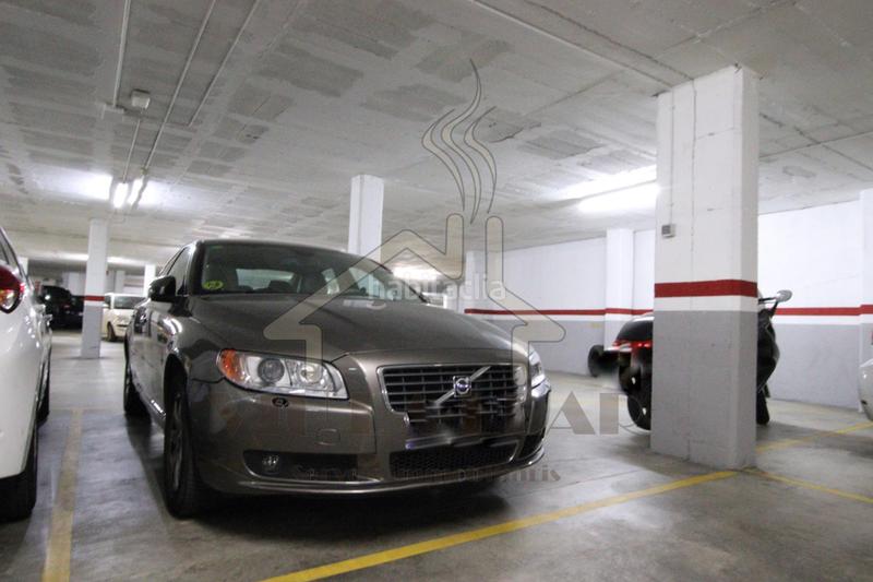 Foto e51c64ba-5d1c-47dd-b9e0-cadd2db2772c. Aparcament cotxe a Peramàs Mataró