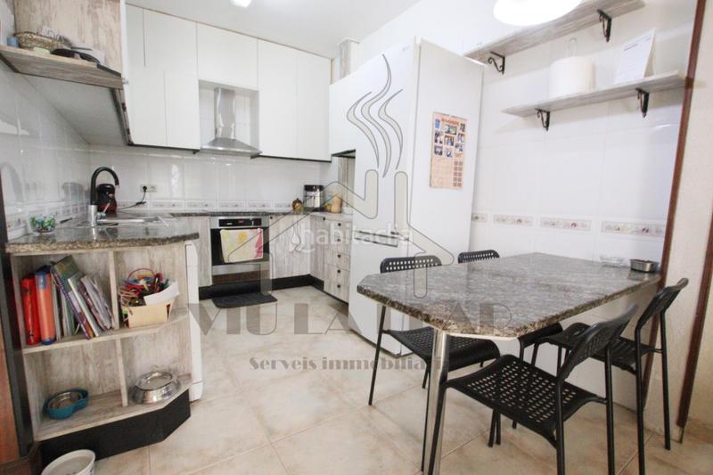 Foto 8408c707-d6bd-478e-8ad6-2ccaf6e637cf. Casa aparellada a Centre Mataró