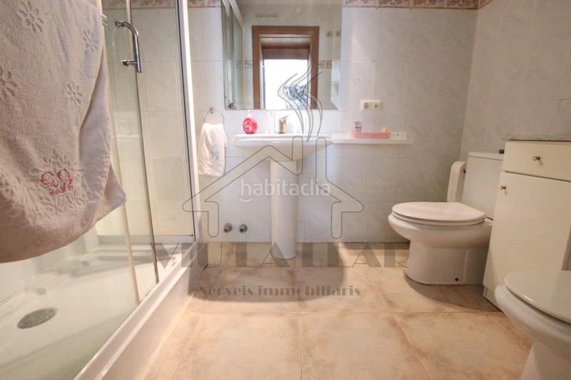 Foto a25c345f-53fe-4044-8d3e-39cb46e0c241. Casa aparellada a Centre Mataró