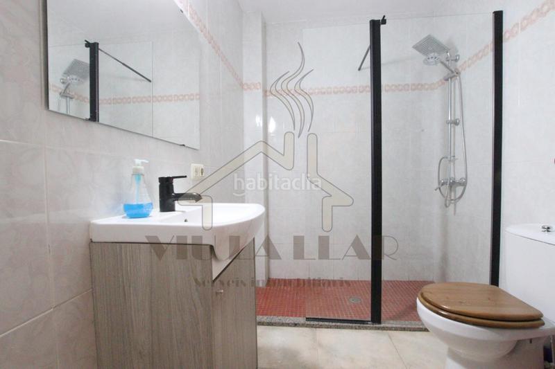 Foto d173a420-d4ae-428f-ab17-de8687a7b85c. Casa aparellada a Centre Mataró