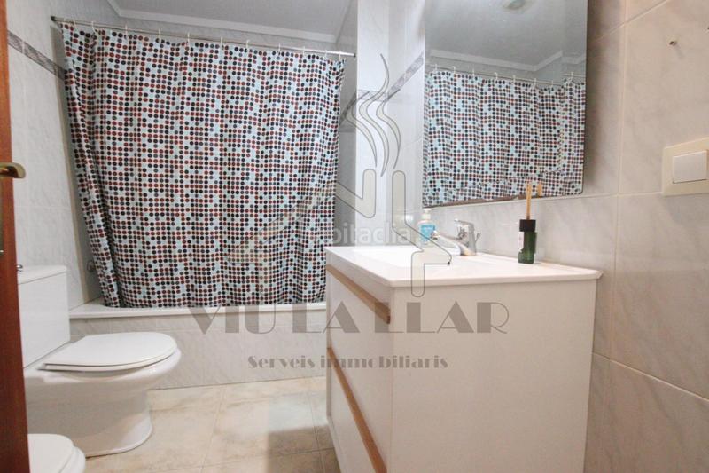 Foto ffe15f81-ba15-401b-8f25-bc997388b6c5. Casa aparellada a Centre Mataró