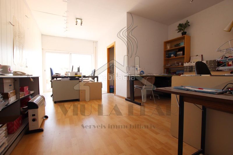 Foto b5a3d9b7-4b60-4cd7-90b4-c5b3f773dc9f. Casa adossada a Centre Mataró